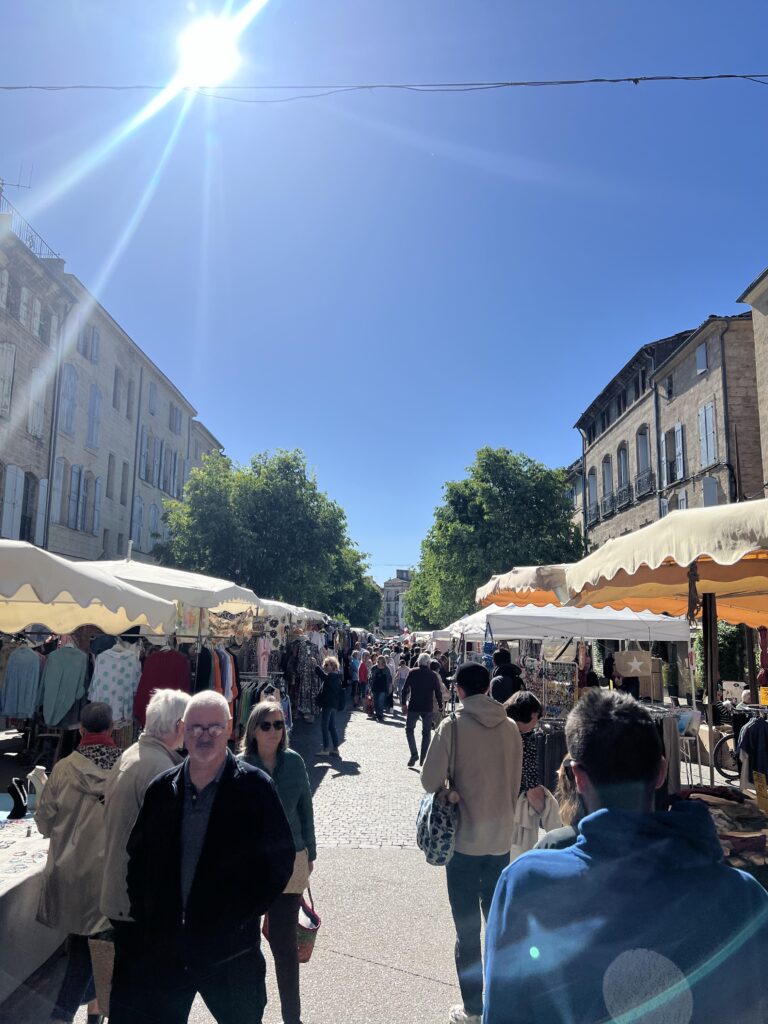 Marché Pézenas Hérault Camping Les Cigales Pézenas